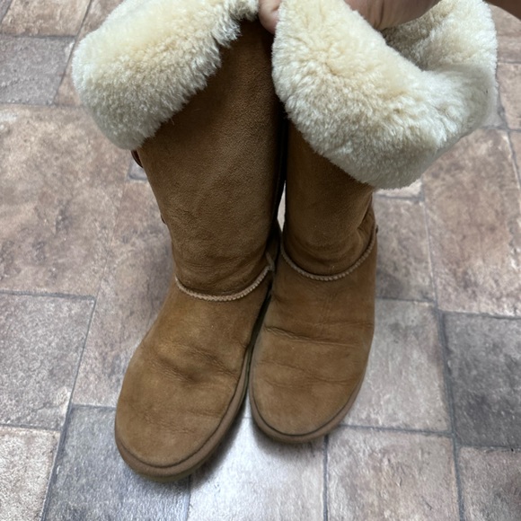 Ugg Bailey Button Triplet II Boot sz 8 - Picture 9 of 10
